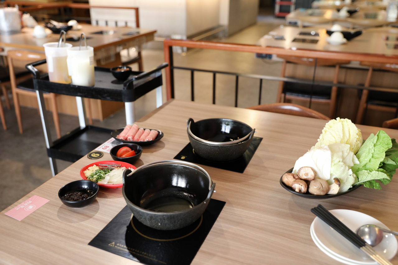 桃園吃到飽火鍋推薦! 肉多多火鍋(桃園中華店) 70多種自助吧吃到飽只要268元,期間限定全台全天候不限時! 輕量級套餐299元起,CP值超高!(西門店.淡水店例假日除外,湯底.服務費另計) - 奇奇一起玩樂趣 桃園吃到飽火鍋推薦! 肉多多火鍋(桃園中華店) 70多種自助吧吃到飽只要268元,期間限定全台全天候不限時! 輕量級套餐299元起,CP值超高!(西門店.淡水店例假日除外,湯底.服務費另計) - 奇奇一起玩樂趣