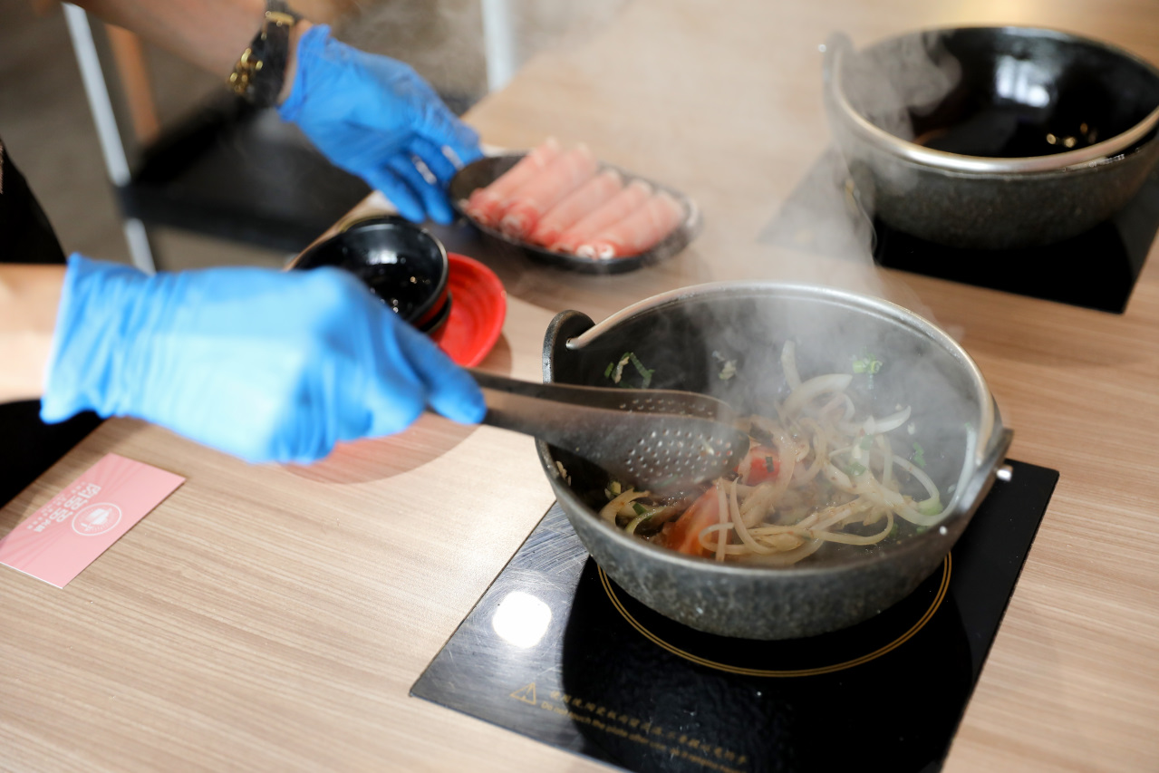 桃園吃到飽火鍋推薦! 肉多多火鍋(桃園中華店) 70多種自助吧吃到飽只要268元,期間限定全台全天候不限時! 輕量級套餐299元起,CP值超高!(西門店.淡水店例假日除外,湯底.服務費另計) - 奇奇一起玩樂趣 桃園吃到飽火鍋推薦! 肉多多火鍋(桃園中華店) 70多種自助吧吃到飽只要268元,期間限定全台全天候不限時! 輕量級套餐299元起,CP值超高!(西門店.淡水店例假日除外,湯底.服務費另計) - 奇奇一起玩樂趣