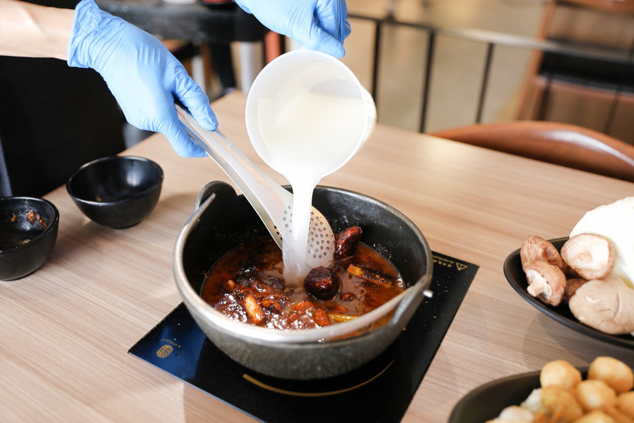 桃園吃到飽火鍋推薦! 肉多多火鍋(桃園中華店) 70多種自助吧吃到飽只要268元,期間限定全台全天候不限時! 輕量級套餐299元起,CP值超高!(西門店.淡水店例假日除外,湯底.服務費另計) - 奇奇一起玩樂趣 桃園吃到飽火鍋推薦! 肉多多火鍋(桃園中華店) 70多種自助吧吃到飽只要268元,期間限定全台全天候不限時! 輕量級套餐299元起,CP值超高!(西門店.淡水店例假日除外,湯底.服務費另計) - 奇奇一起玩樂趣