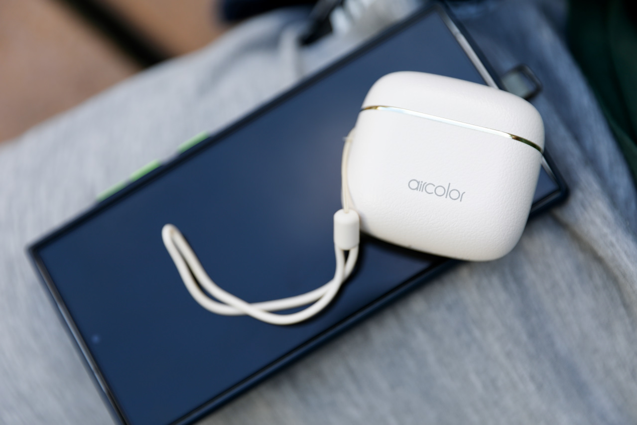 ITAI ITAI＿痛經女子 最強日韓選物商品社團推薦! 超高cp值Aircolor觸控螢幕無線藍牙耳機.好收納ASPOR四合一磁吸快充線 - 奇奇一起玩樂趣