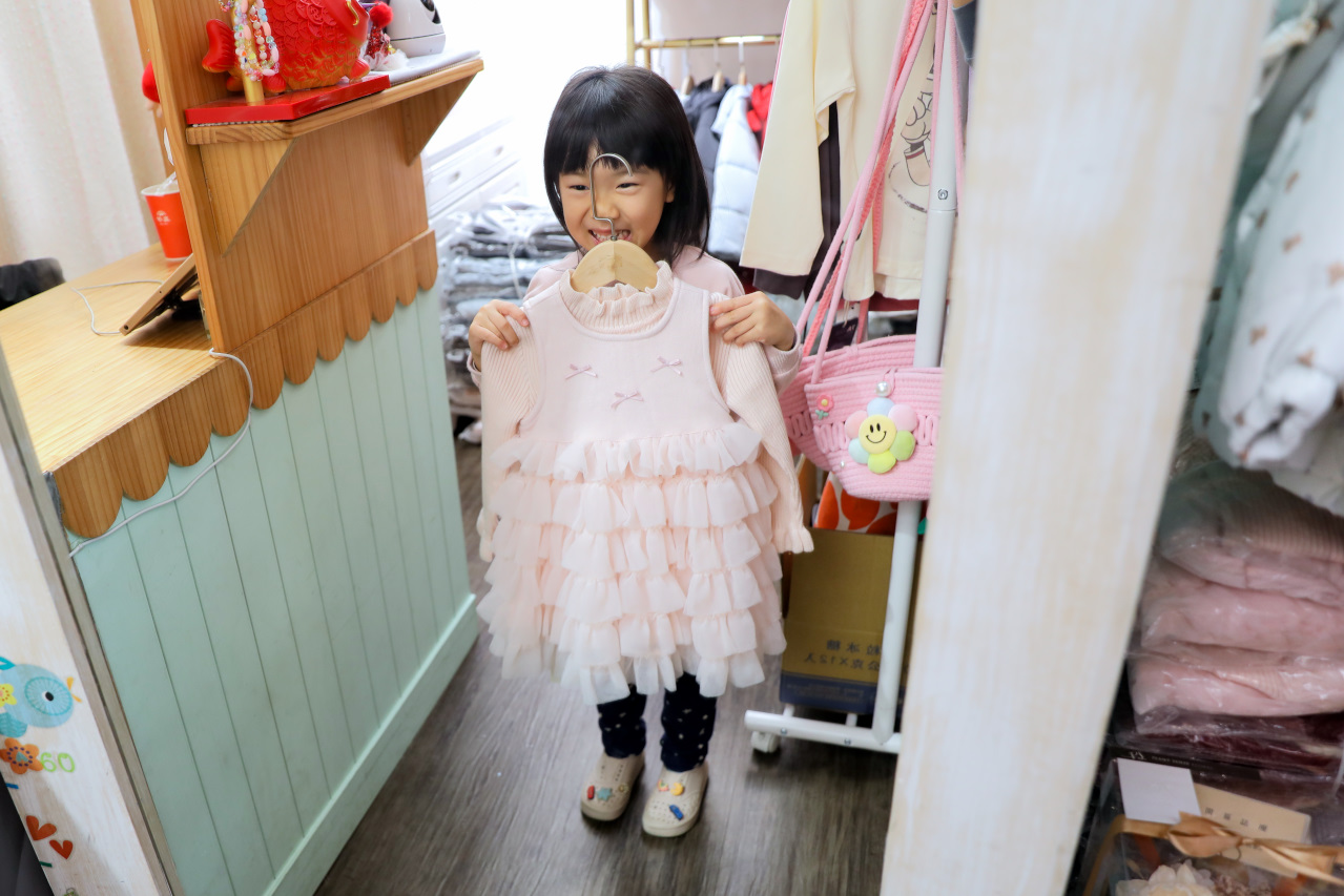 台北實體童裝店推薦! 童衣窩.兒童服飾專賣店 2026過年治裝就來這~氣質洋裝.毛呢大衣.可愛背心.韓風外套 - 奇奇一起玩樂趣 台北實體童裝店推薦! 童衣窩.兒童服飾專賣店 2026過年治裝就來這~氣質洋裝.毛呢大衣.可愛背心.韓風外套 - 奇奇一起玩樂趣