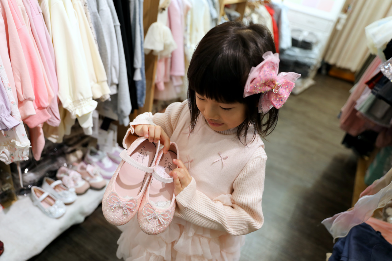 台北實體童裝店推薦! 童衣窩.兒童服飾專賣店 2026過年治裝就來這~氣質洋裝.毛呢大衣.可愛背心.韓風外套 - 奇奇一起玩樂趣 台北實體童裝店推薦! 童衣窩.兒童服飾專賣店 2026過年治裝就來這~氣質洋裝.毛呢大衣.可愛背心.韓風外套 - 奇奇一起玩樂趣