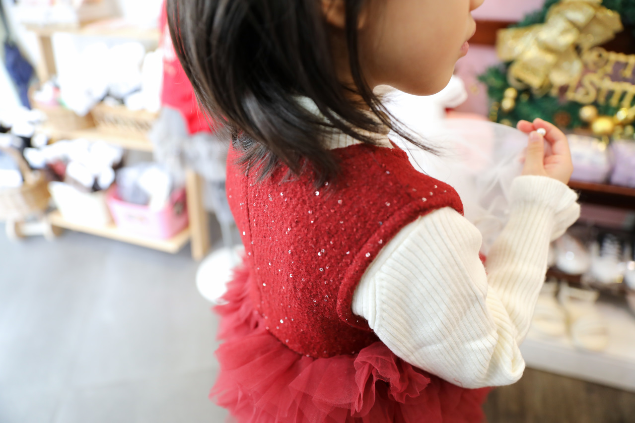 台北實體童裝店推薦! 童衣窩.兒童服飾專賣店 2026過年治裝就來這~氣質洋裝.毛呢大衣.可愛背心.韓風外套 - 奇奇一起玩樂趣 台北實體童裝店推薦! 童衣窩.兒童服飾專賣店 2026過年治裝就來這~氣質洋裝.毛呢大衣.可愛背心.韓風外套 - 奇奇一起玩樂趣