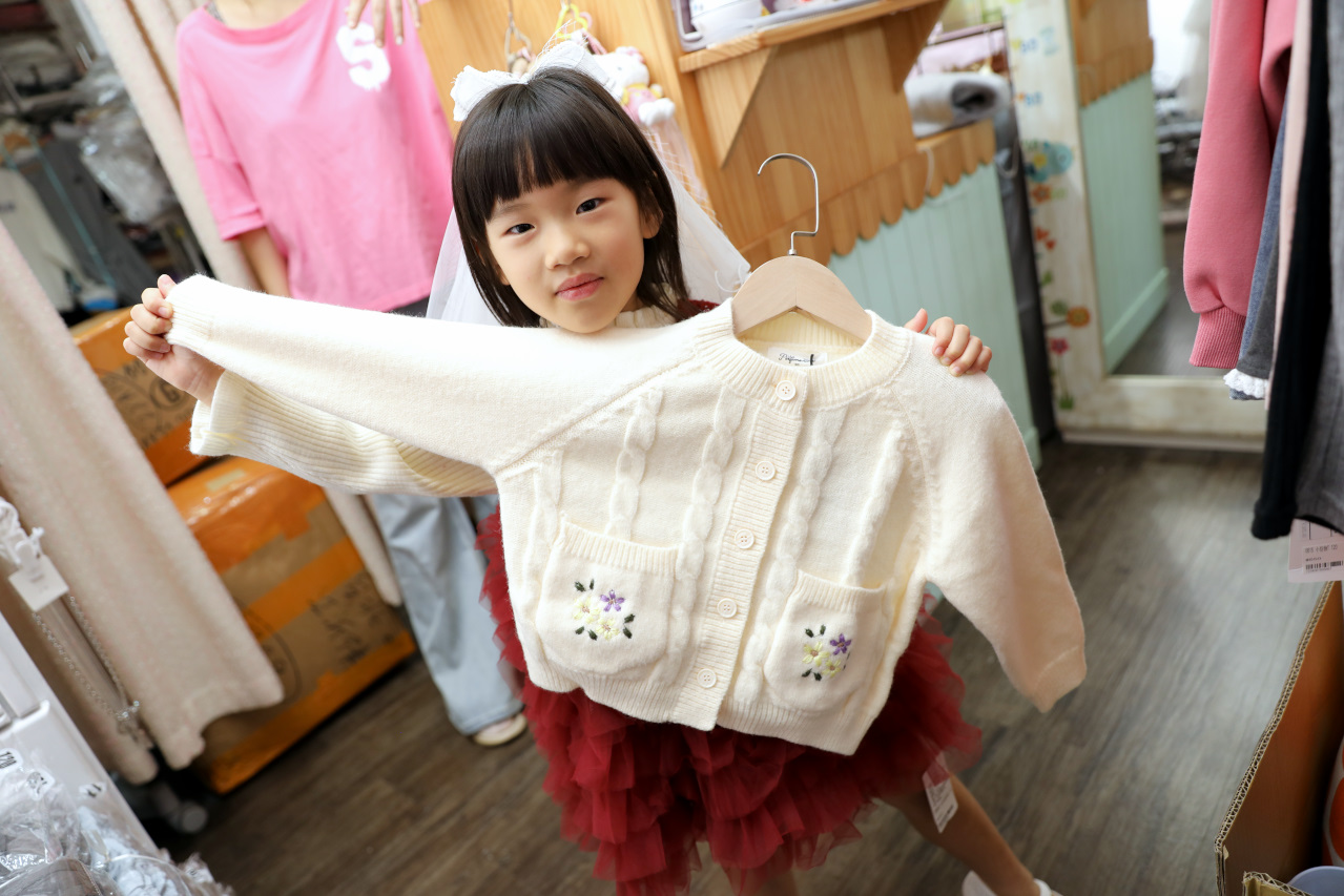 台北實體童裝店推薦! 童衣窩.兒童服飾專賣店 2026過年治裝就來這~氣質洋裝.毛呢大衣.可愛背心.韓風外套 - 奇奇一起玩樂趣 台北實體童裝店推薦! 童衣窩.兒童服飾專賣店 2026過年治裝就來這~氣質洋裝.毛呢大衣.可愛背心.韓風外套 - 奇奇一起玩樂趣