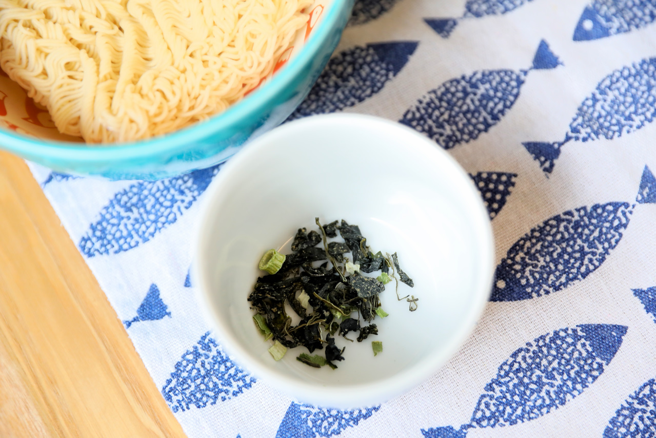 ITAI ITAI＿痛經女子 最強日韓選物商品社團推薦! 超高cp值Aircolor觸控螢幕無線藍牙耳機.好收納ASPOR四合一磁吸快充線 - 奇奇一起玩樂趣