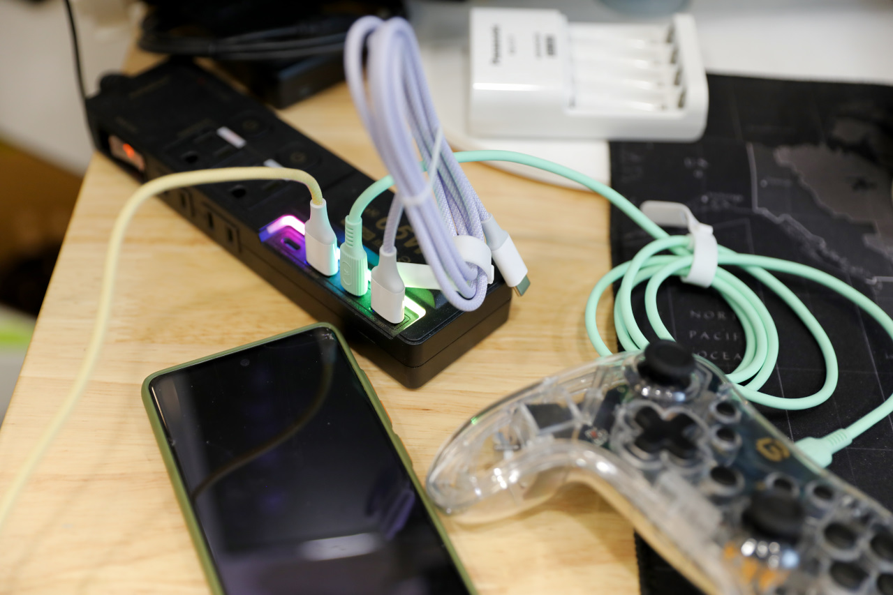 ITAI ITAI＿痛經女子 最強日韓選物商品社團推薦! 快充耐用高質感馬卡龍色系日本KYOHAYA充電線 - 奇奇一起玩樂趣