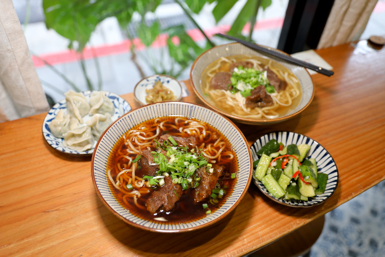 東館牛肉麵 牛頰肉膠質滿滿超軟嫩大滿足! 紅燒清燉手工水餃通通有 南京復興站台北牛肉麵推薦! - 奇奇一起玩樂趣 東館牛肉麵 牛頰肉膠質滿滿超軟嫩大滿足! 紅燒清燉手工水餃通通有 南京復興站台北牛肉麵推薦! - 奇奇一起玩樂趣