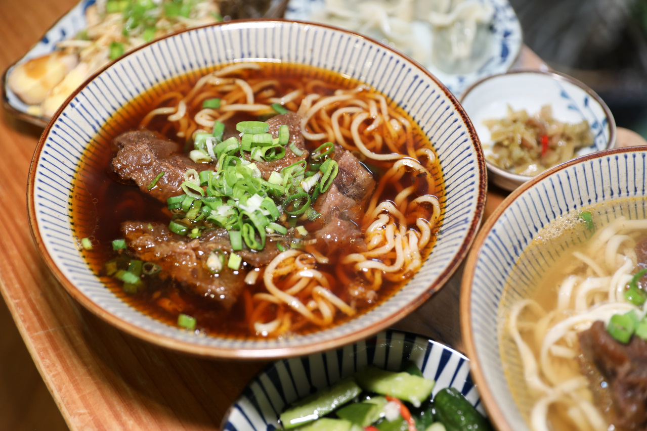 東館牛肉麵 牛頰肉膠質滿滿超軟嫩大滿足! 紅燒清燉手工水餃通通有 南京復興站台北牛肉麵推薦! - 奇奇一起玩樂趣 東館牛肉麵 牛頰肉膠質滿滿超軟嫩大滿足! 紅燒清燉手工水餃通通有 南京復興站台北牛肉麵推薦! - 奇奇一起玩樂趣