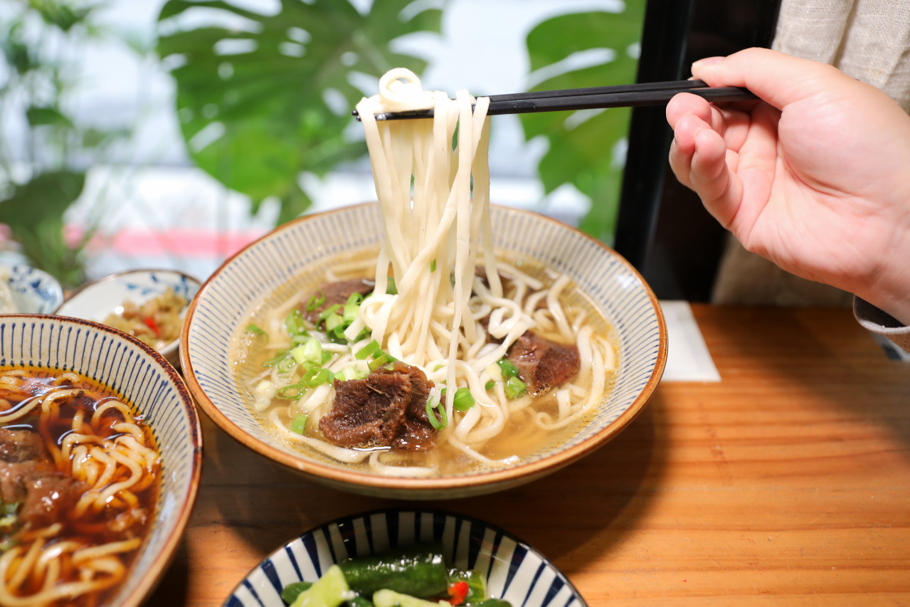 東館牛肉麵 牛頰肉膠質滿滿超軟嫩大滿足! 紅燒清燉手工水餃通通有 南京復興站台北牛肉麵推薦! - 奇奇一起玩樂趣 東館牛肉麵 牛頰肉膠質滿滿超軟嫩大滿足! 紅燒清燉手工水餃通通有 南京復興站台北牛肉麵推薦! - 奇奇一起玩樂趣