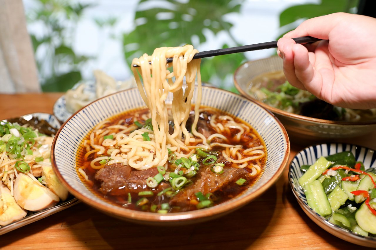 東館牛肉麵 牛頰肉膠質滿滿超軟嫩大滿足! 紅燒清燉手工水餃通通有 南京復興站台北牛肉麵推薦! - 奇奇一起玩樂趣 東館牛肉麵 牛頰肉膠質滿滿超軟嫩大滿足! 紅燒清燉手工水餃通通有 南京復興站台北牛肉麵推薦! - 奇奇一起玩樂趣
