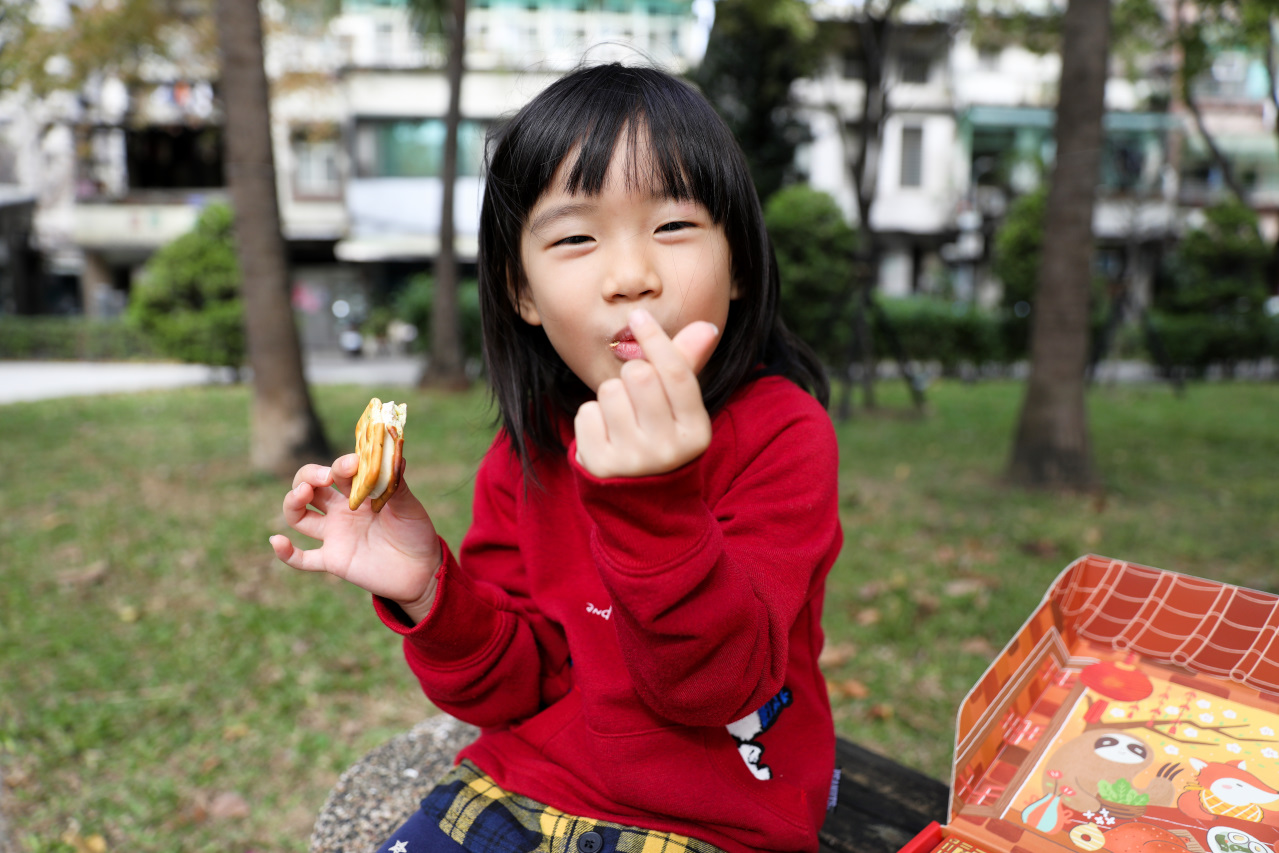 2026春節禮盒 BearQueen 熊后 中山站台灣文創伴手禮推薦! 好吃不黏牙牛軋糖餅乾.蛋捲 - 奇奇一起玩樂趣