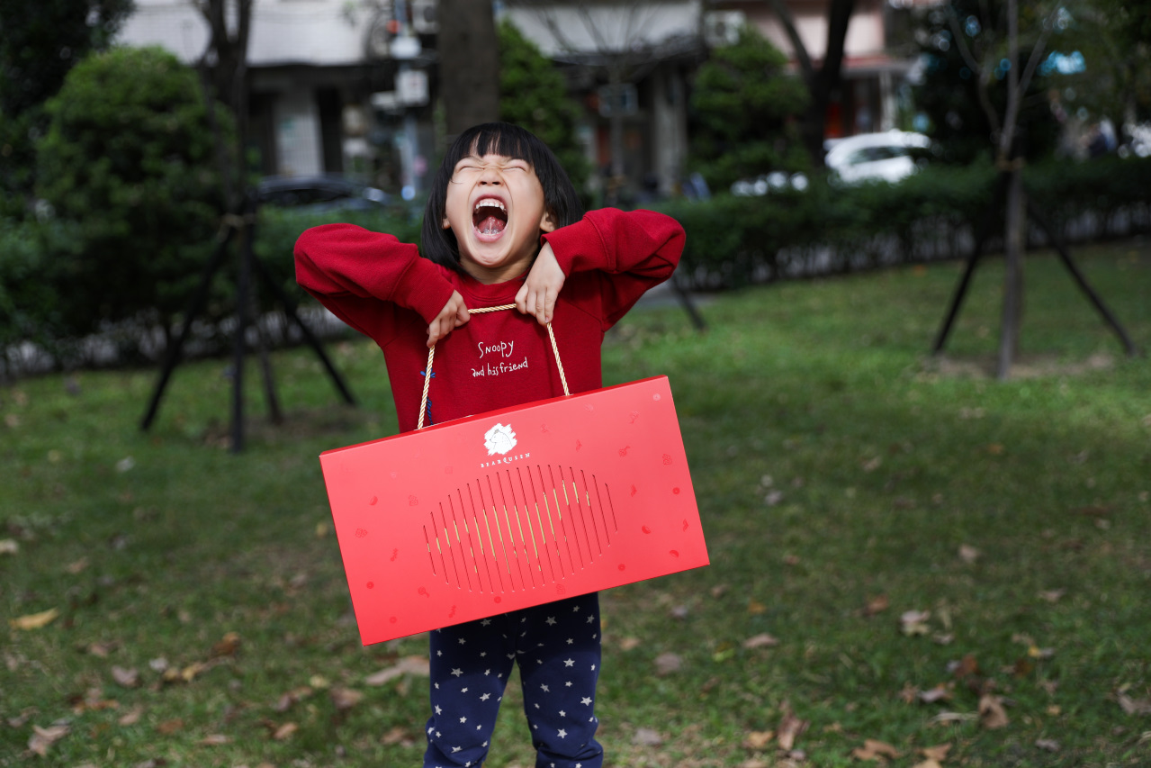 2026春節禮盒 BearQueen 熊后 中山站台灣文創伴手禮推薦! 好吃不黏牙牛軋糖餅乾.蛋捲 - 奇奇一起玩樂趣