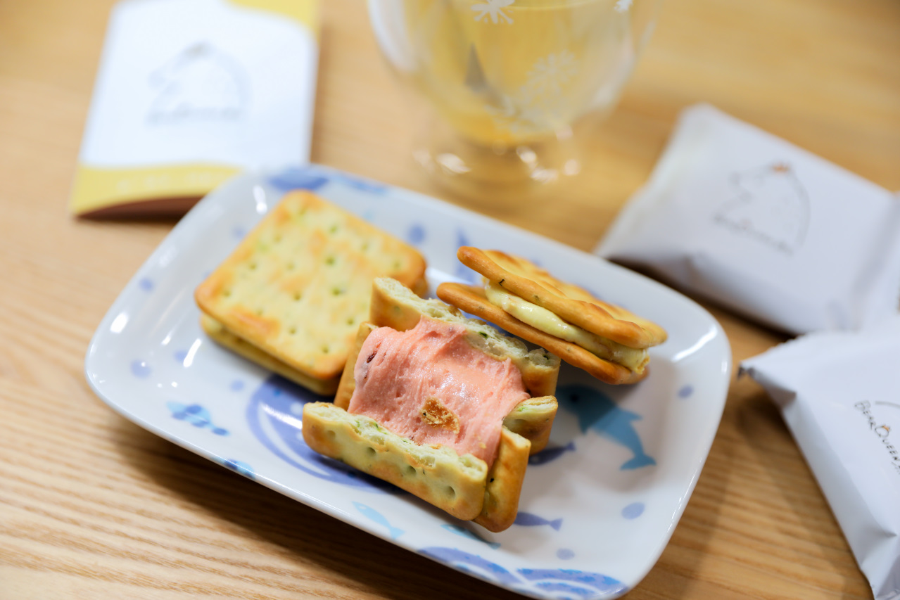 2026春節禮盒 BearQueen 熊后 中山站台灣文創伴手禮推薦! 好吃不黏牙牛軋糖餅乾.蛋捲 - 奇奇一起玩樂趣