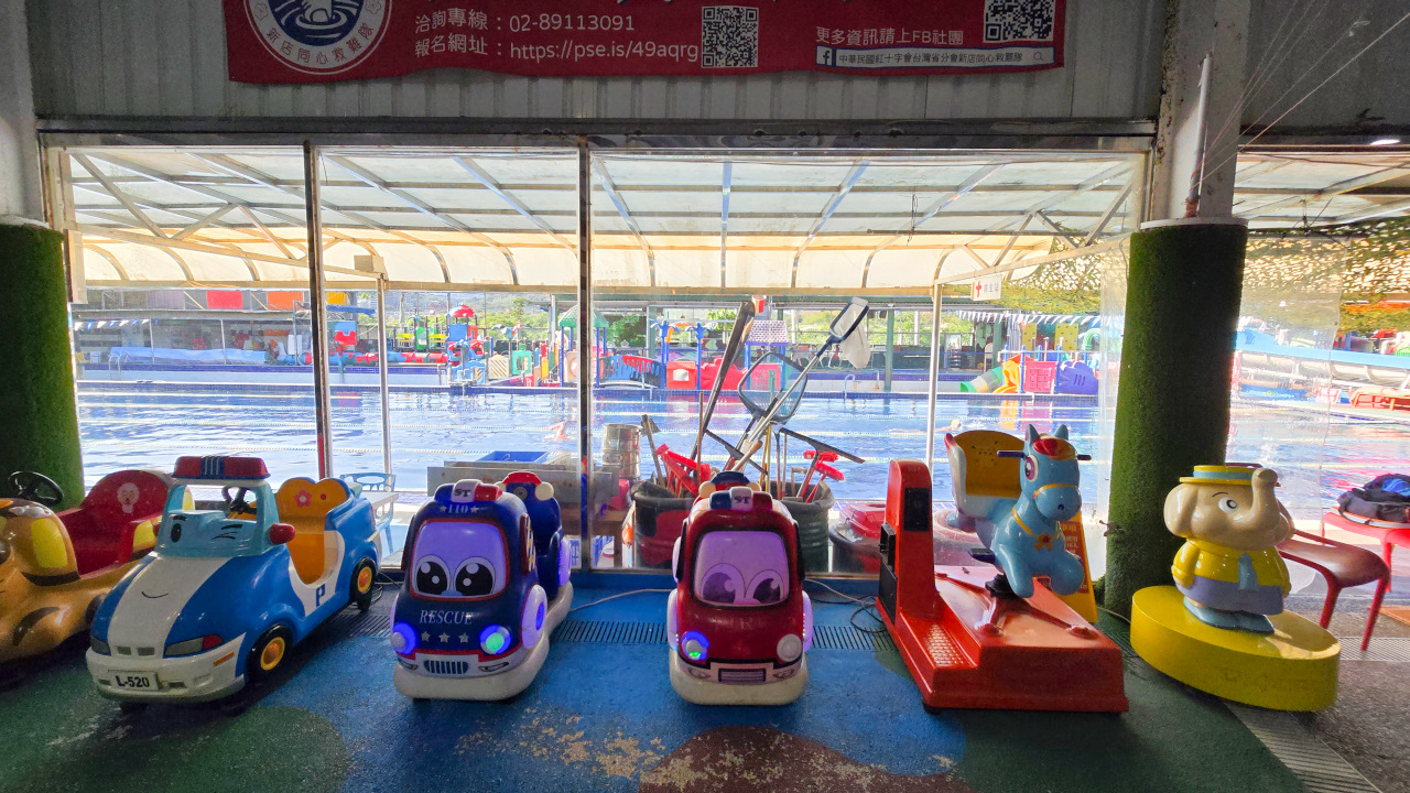 大新店游泳池假日期間限定 2026萌兔冬季氣墊樂園 氣墊.溫泉魚.泡湯.三溫暖,150元一票暢玩不限時 - 奇奇一起玩樂趣